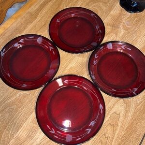 Beautiful Princess House red heritage lunch plates set of 4
